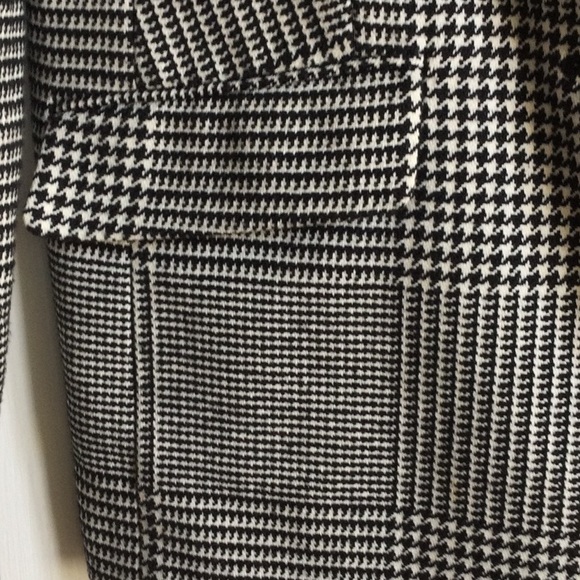 Blazer - Picture 3 of 11